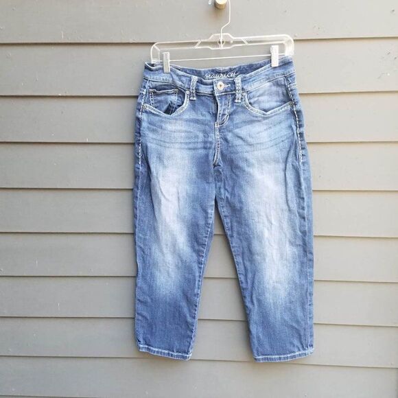 Maurices Cropped Jeans with Bling Flap Pockets Size 5/6 - Picture 9 of 10